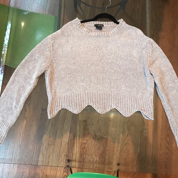 Grey, Cropped, Scalloped bottom, sweater - Picture 1 of 3
